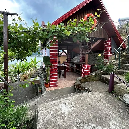 Bungalow- Casute Holiday home